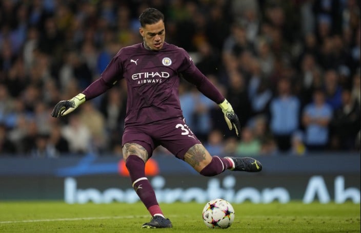 Ederson Moraes: Chốt chặn tin cậy của Man City 2 Ederson Moraes từ Brazil đến đỉnh cao bóng đá thế giới